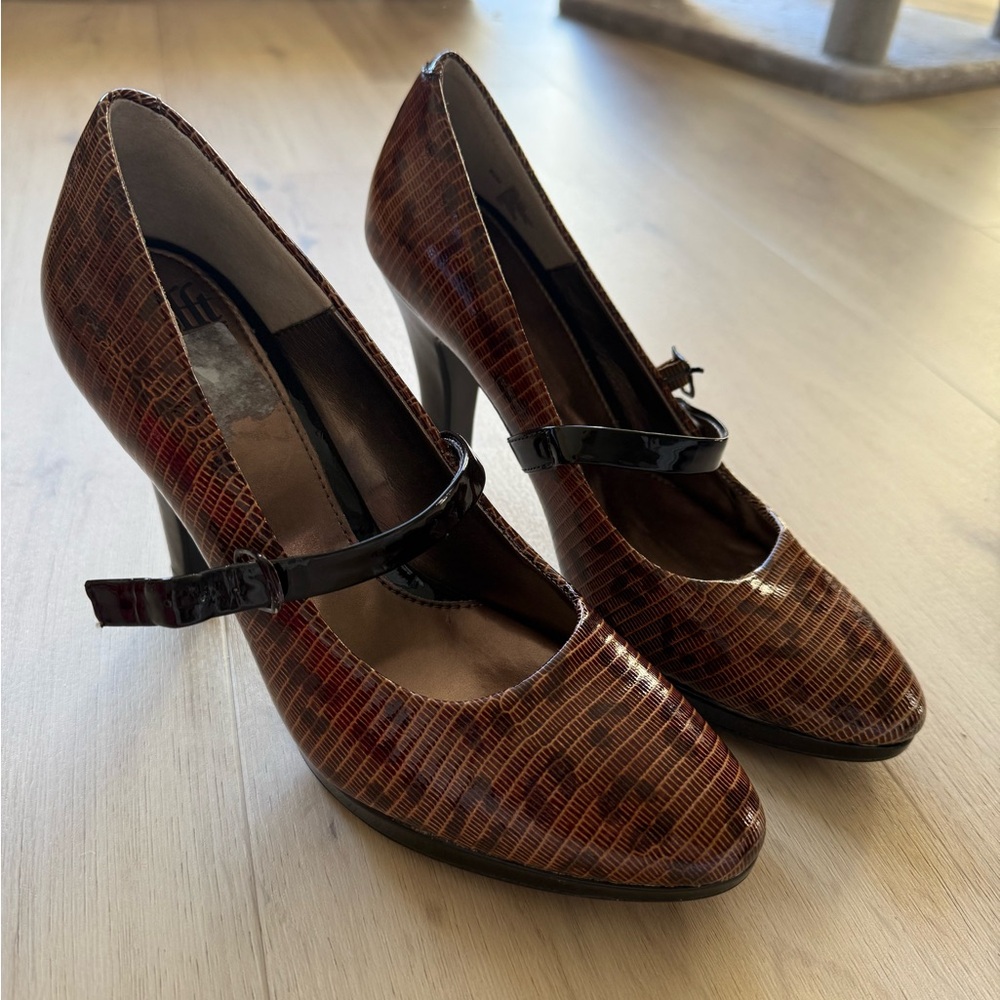 Sofft Brown and Black Heels
